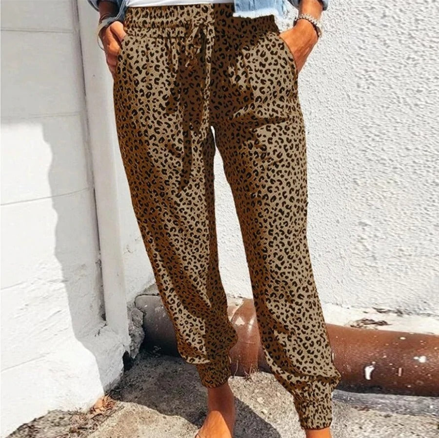Lisa - løs bukse med leopardmønster