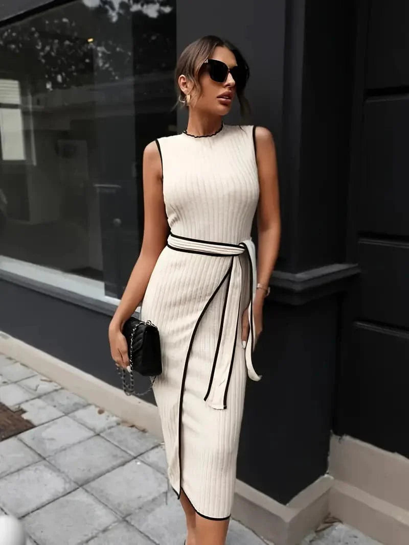 Bami - Moderne, elegant kjole med belte